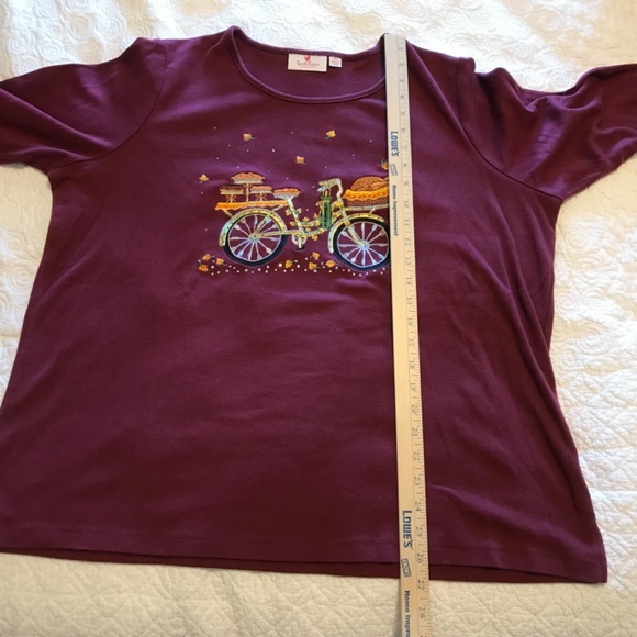 RARE QF maroon 3/4 sleeved top with embroidered fall bicycle scene (XL) - Picture 9 of 16